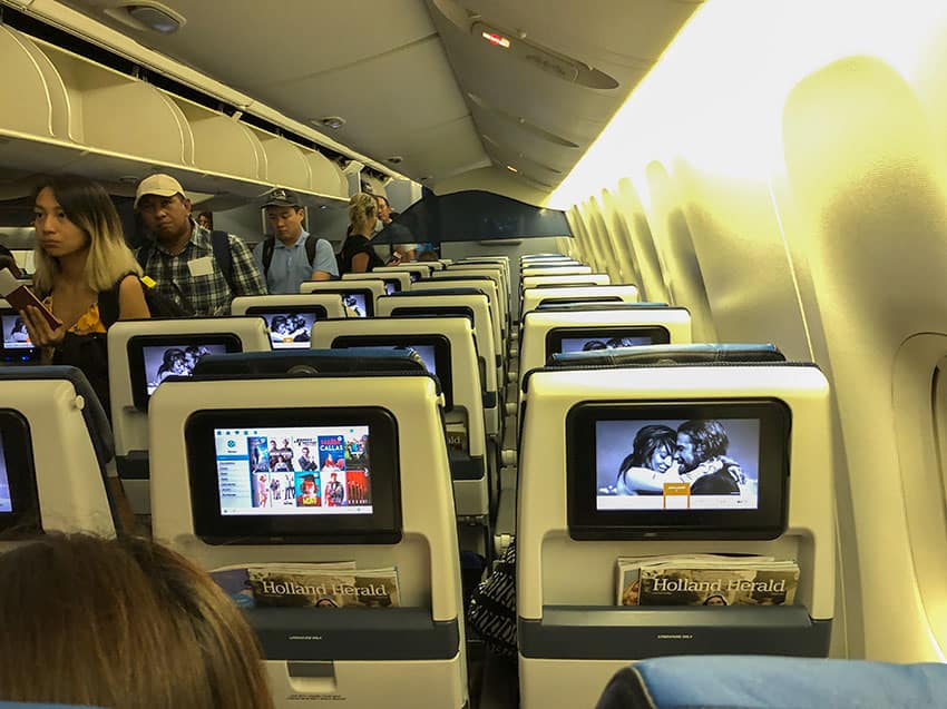 KLM B777-200ER Cabin